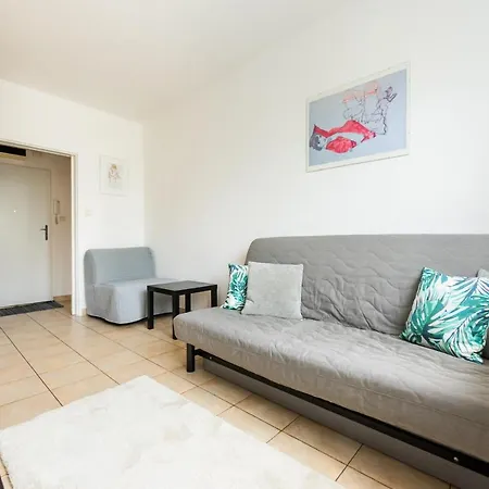 Rondo Szendzielarza Standard By Bookinghost Varsó