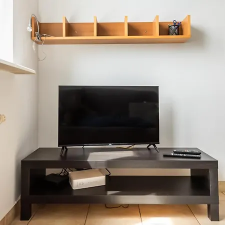 Rondo Szendzielarza Standard By Bookinghost *