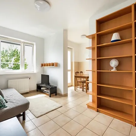 Apartman Rondo Szendzielarza Standard By Bookinghost Varsó