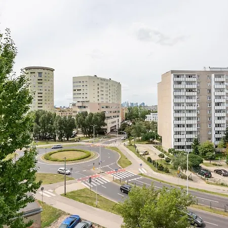 Rondo Szendzielarza Standard By Bookinghost Apartman